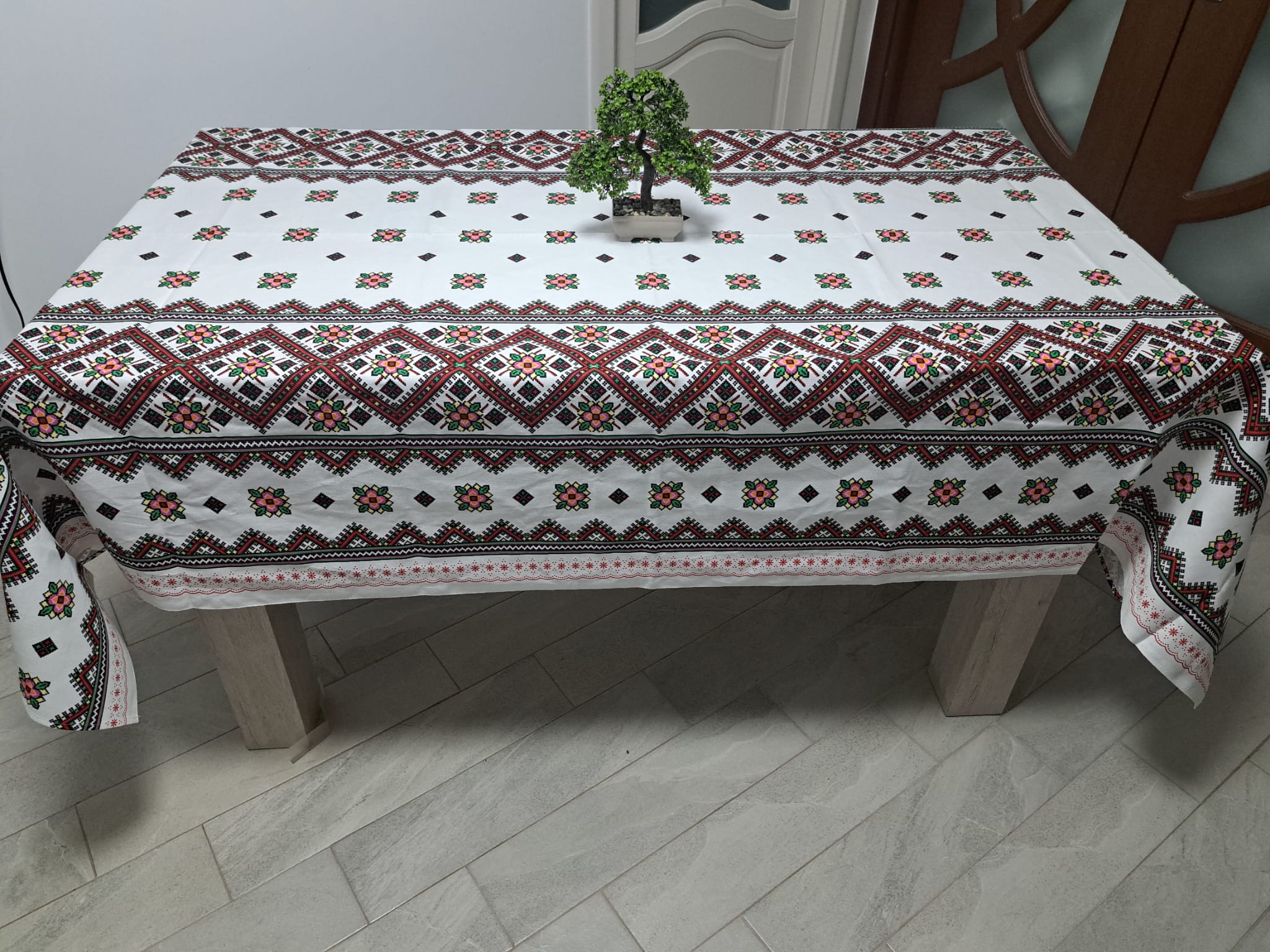 Față de masă tradițională